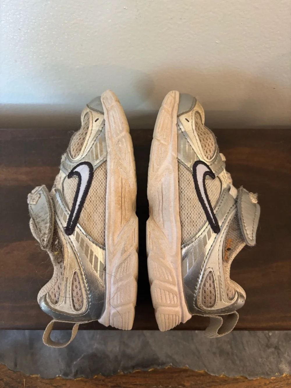 Nike | Kids Silver and White Lightweight Sneakers